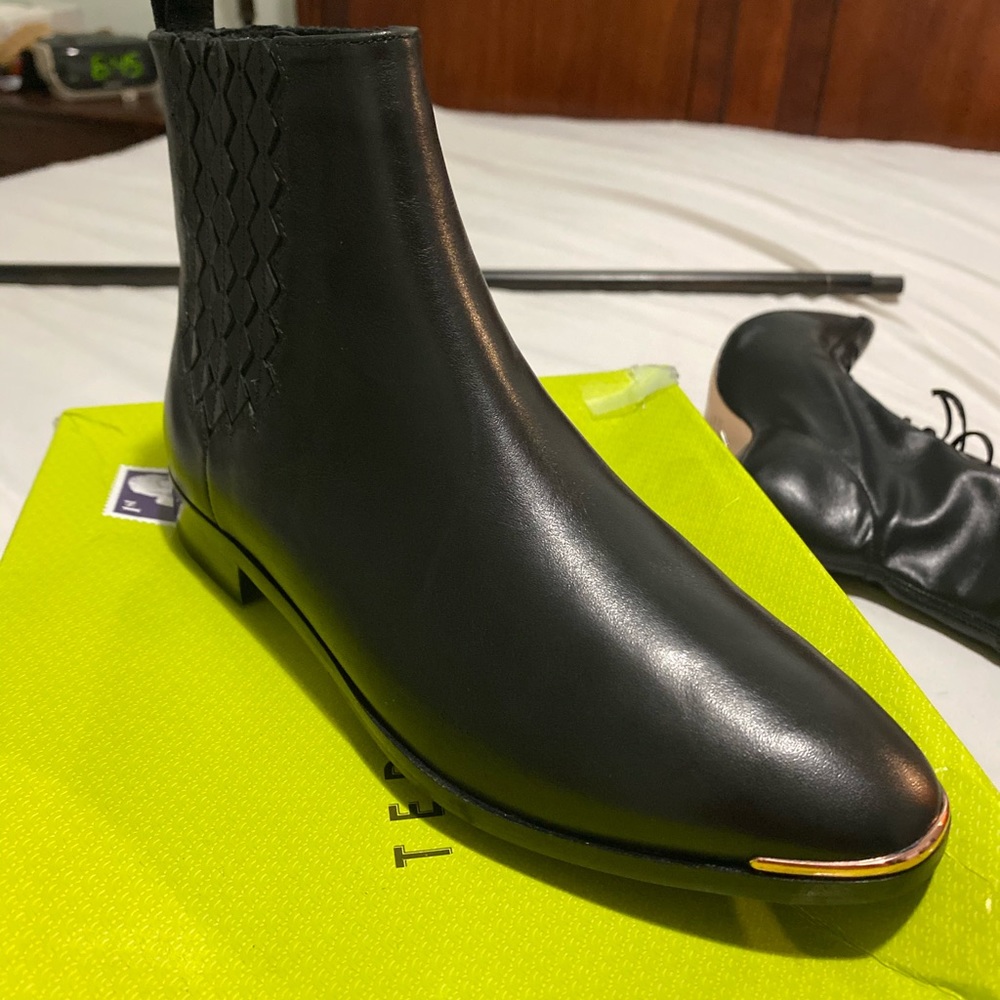 Ted Baker Leather Liveca Chelsea Boots